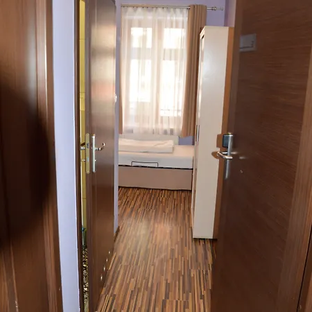 Great Polonia Dwarf Отель типа 