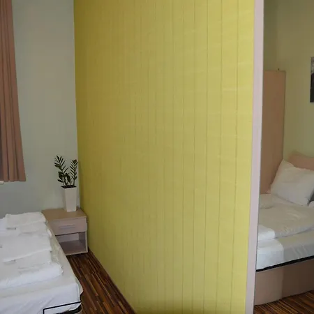 Great Polonia Dwarf Bed & Breakfast Wrocław